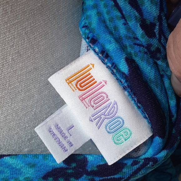 LulaRoe skirt. Size large - Picture 3 of 3